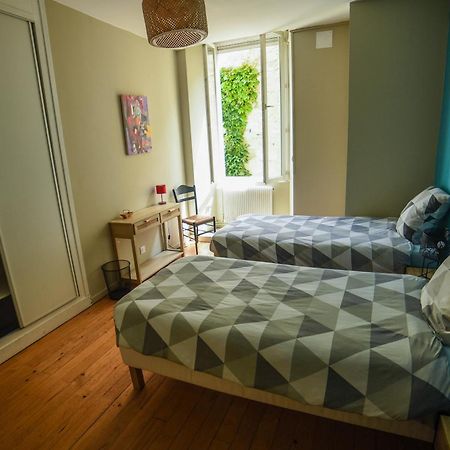 Amani Hostel 라 레올르 외부 사진
