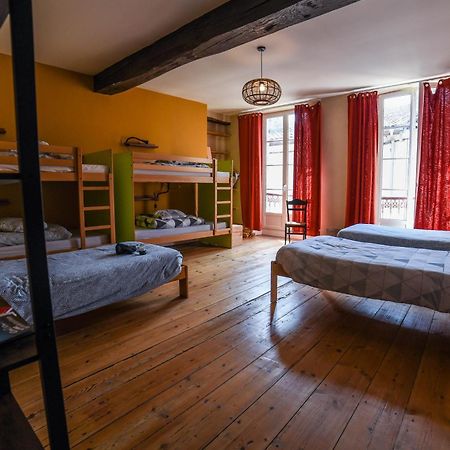 Amani Hostel 라 레올르 외부 사진
