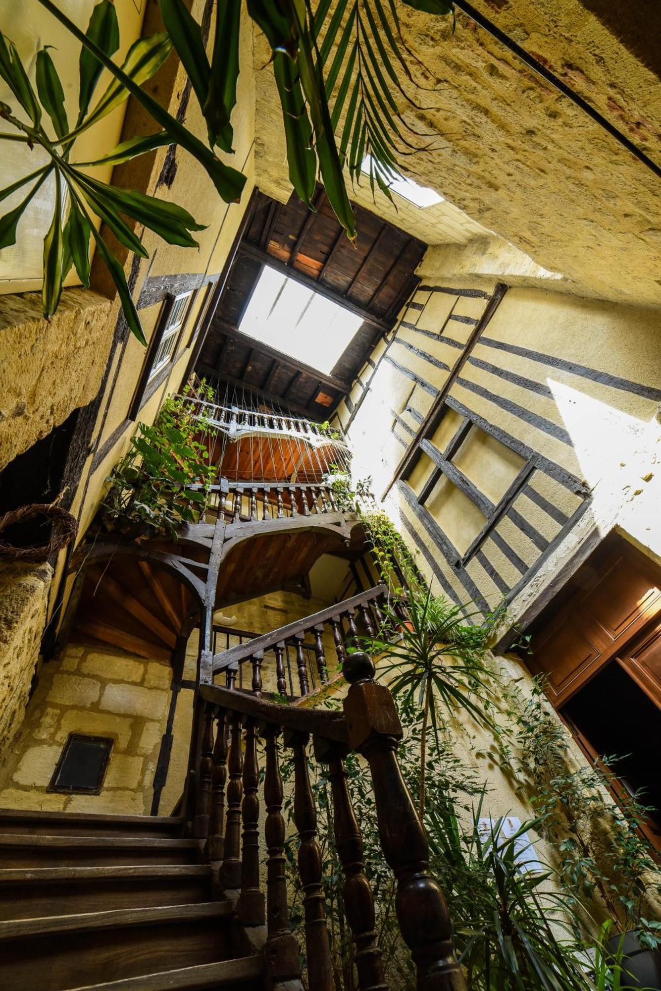 Amani Hostel 라 레올르 외부 사진